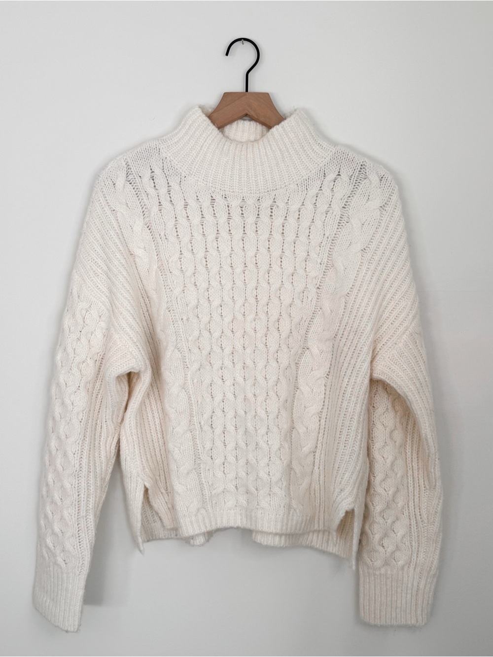 Abercrombie Cream White Cable Knit Mock Neck Sweater Size Medium